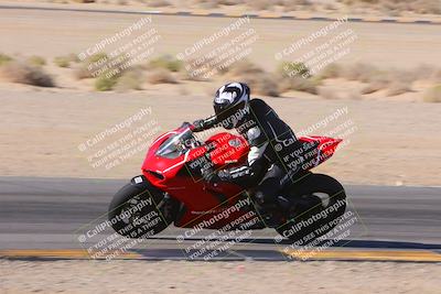 media/Dec-10-2023-SoCal Trackdays (Sun) [[0ce70f5433]]/Turn 9 Inside Set 2 (1115am)/